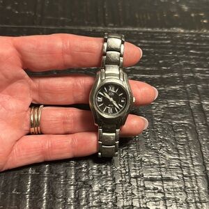 3/$15 Citizen women’s watch black face does need battery